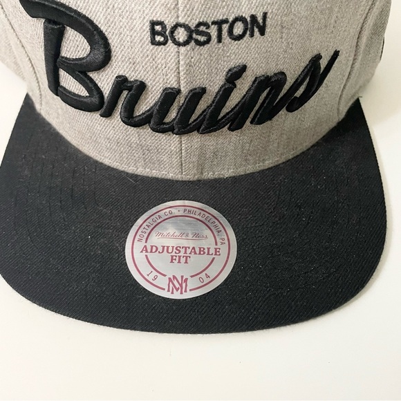 Boston Bruins Snapback Hat Mitchell & Ness Cap NHL - Picture 2 of 16